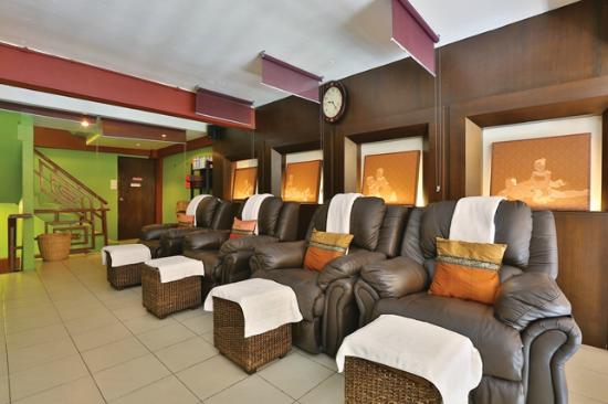 Foot massage sofa - Picture of at ease massage&spa, Bangkok .