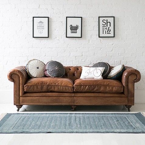 Gorgeous vintage-style Italian tan leather chesterfield sofa, Rose .