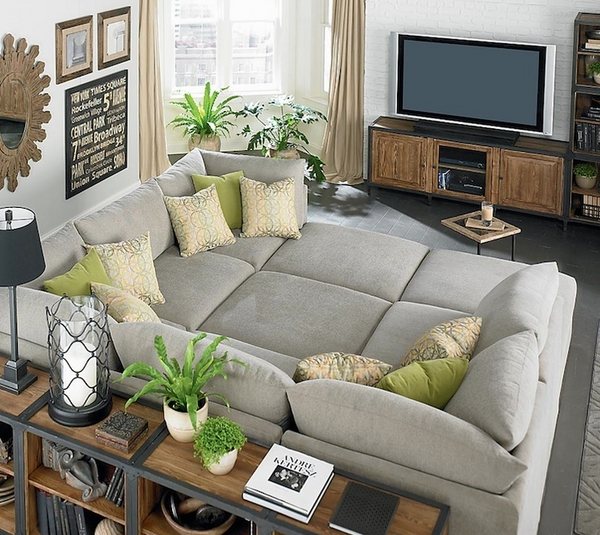 Oversized couches – welcoming and comfortable or huge and clums
