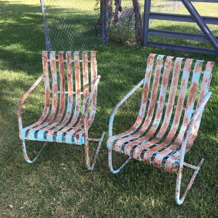 Mid-century Lloyd vintage metal lawn chairs. See history at www .
