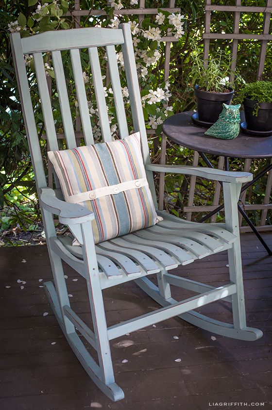DIY Vintage Painted Rocking Chairs | Painted rocking chairs, Paint .