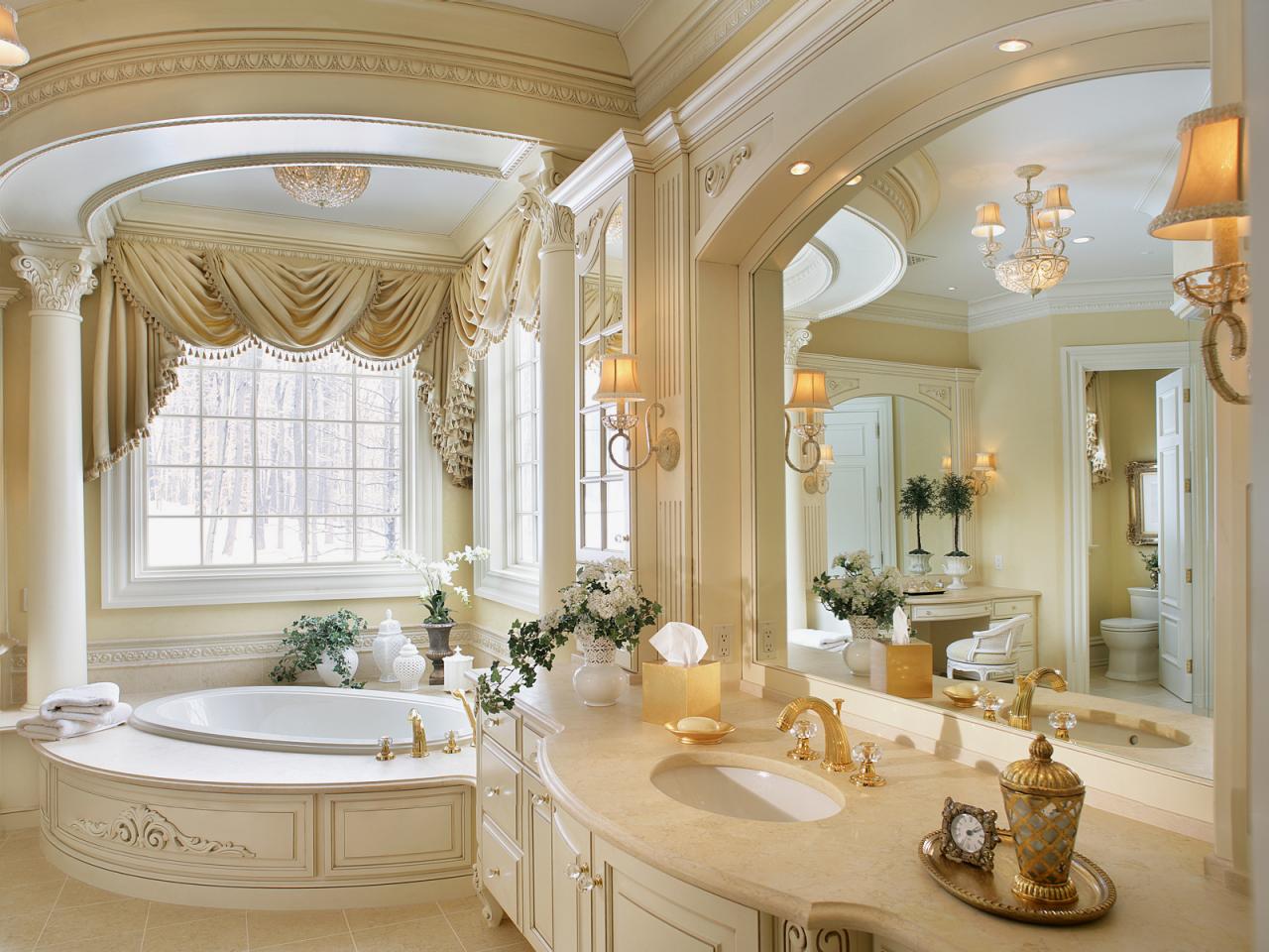 Spacious bathroom in white and gold