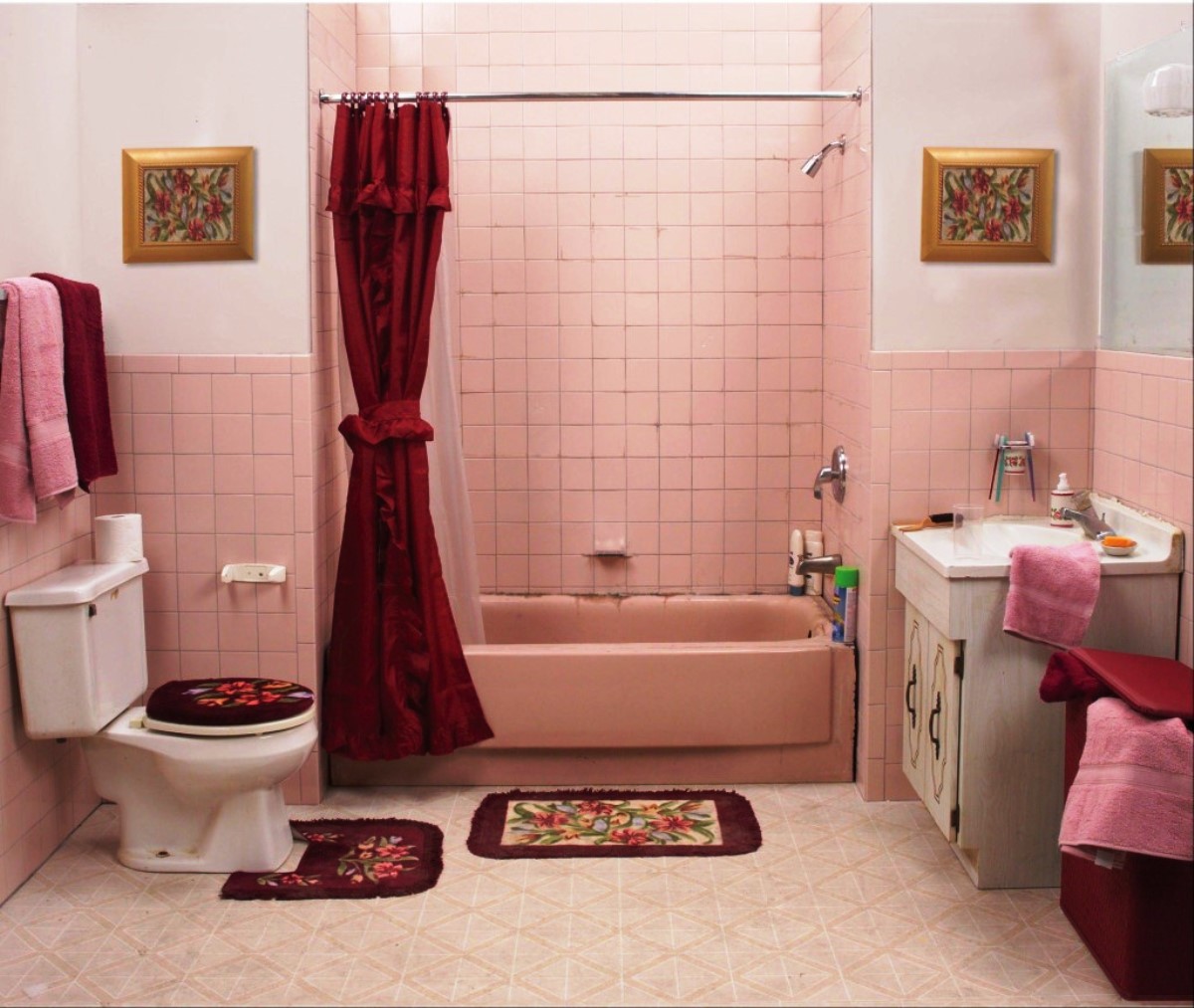 Nice pink bathroom