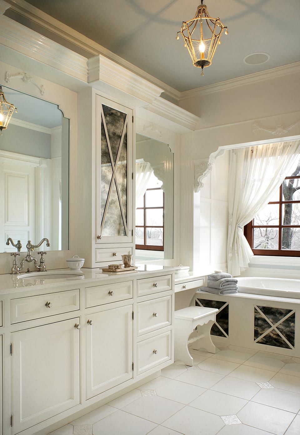 Nice French country house bathroom