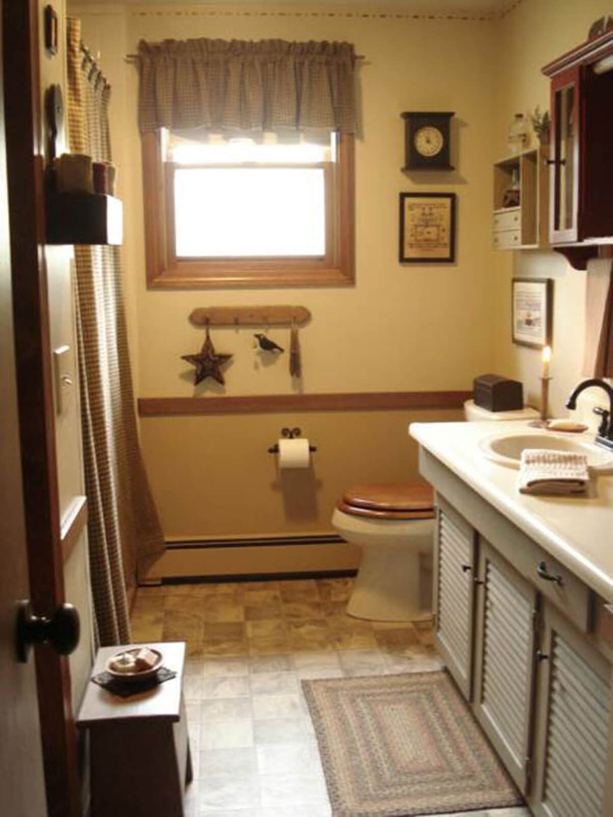 Vintage brown bathroom