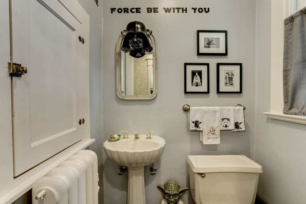 Top Star Wars bathroom