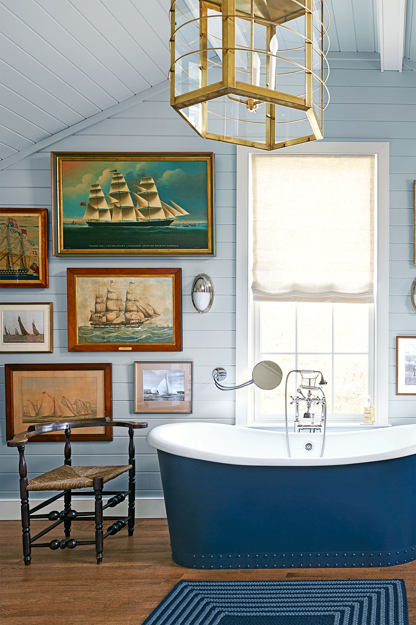 Notable nautical bathroom