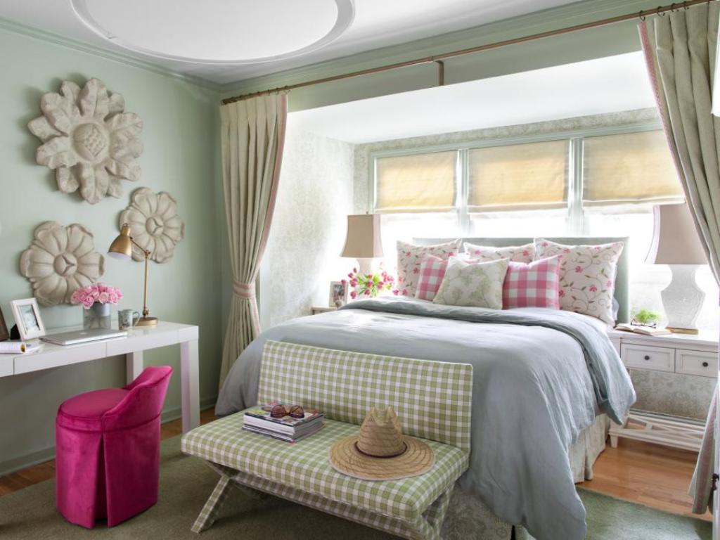 Calming colorful bedroom