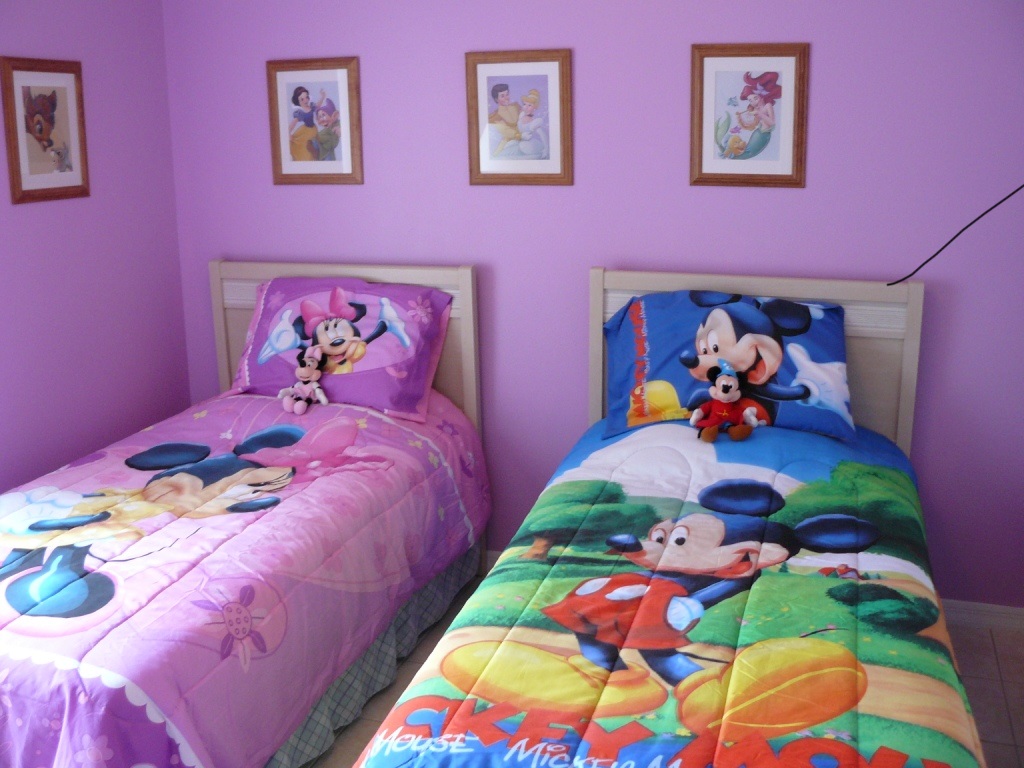 Simple Minnie Mouse bedroom