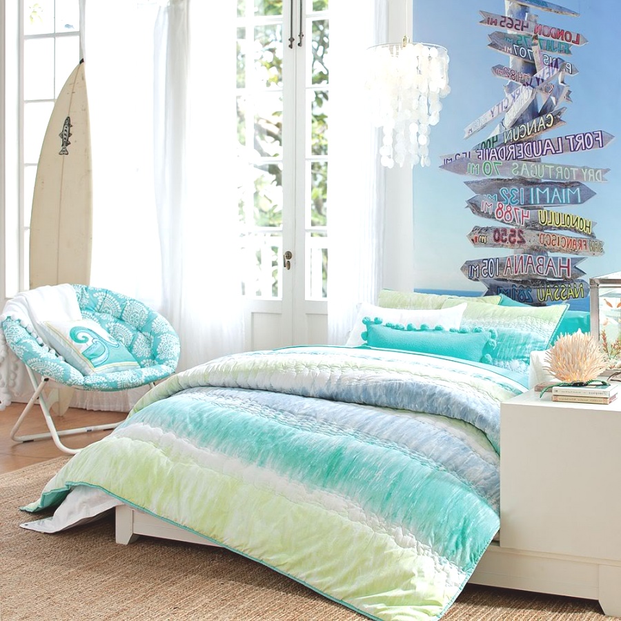 Surf-inspired beach bedroom