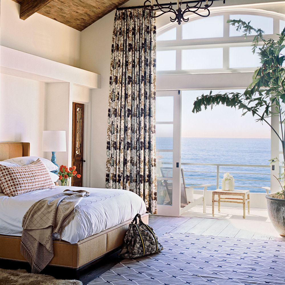 Amazing oceanfront bedroom