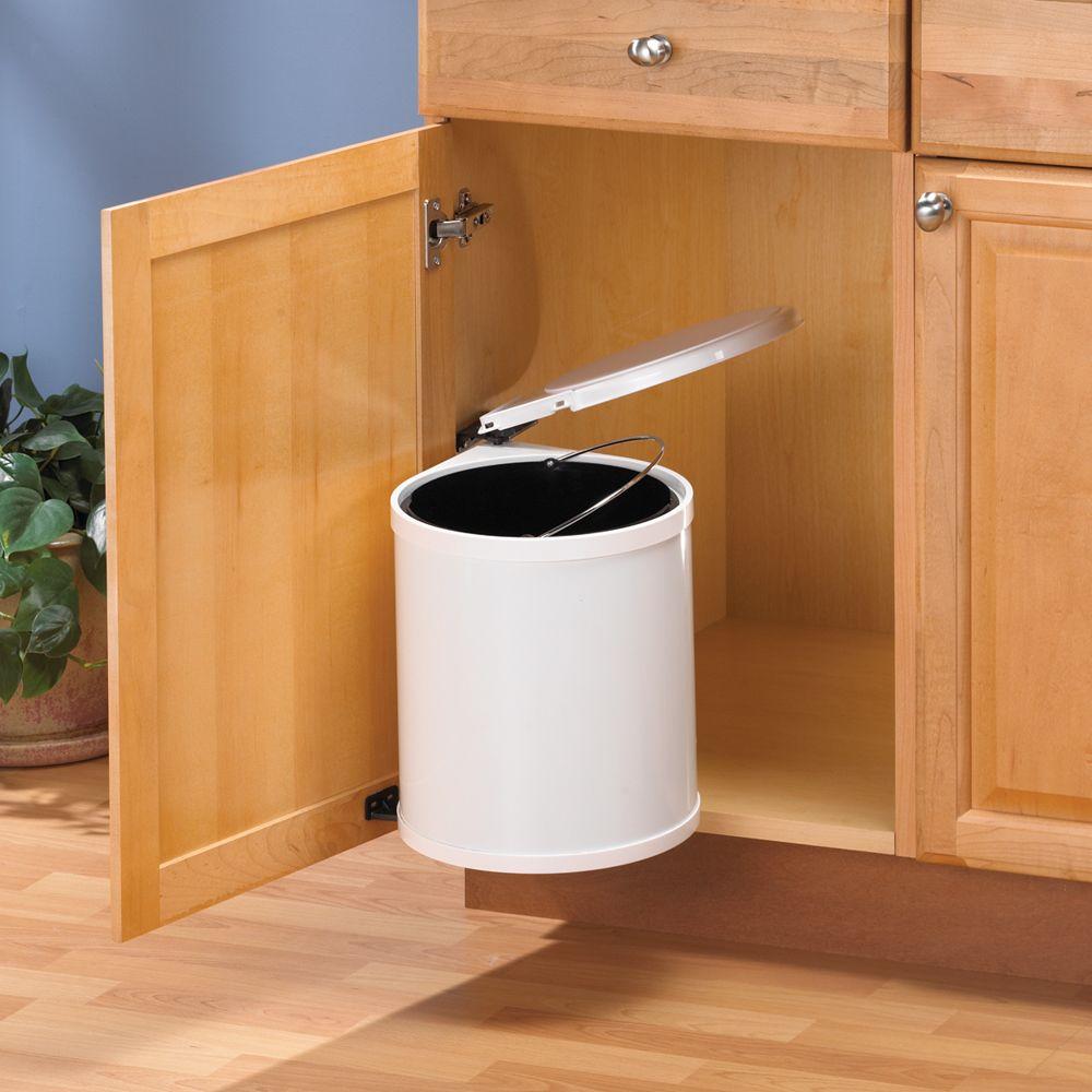 Simple kitchen trash can