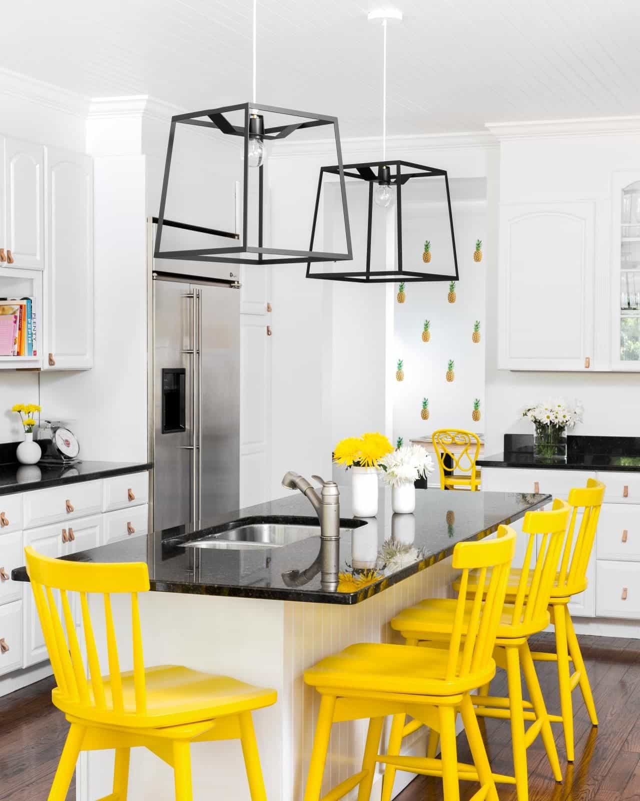 Clever yellow kitchen