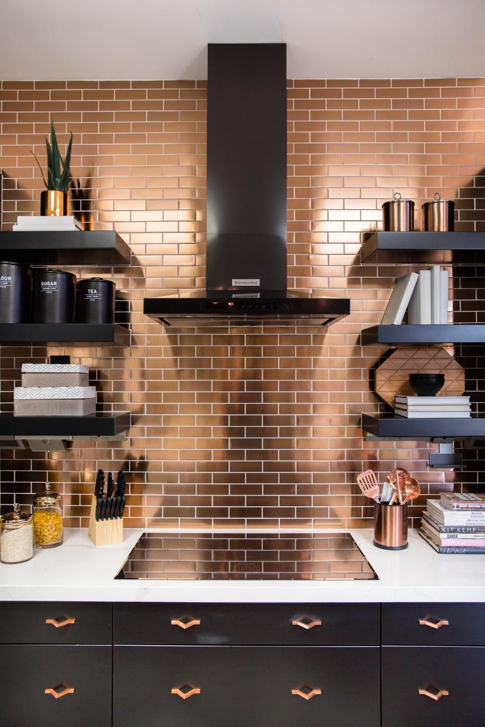 Attractive rear wall made of copper kitchens