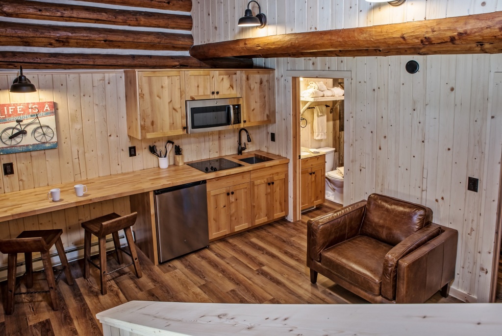 Multifunctional cabin kitchen