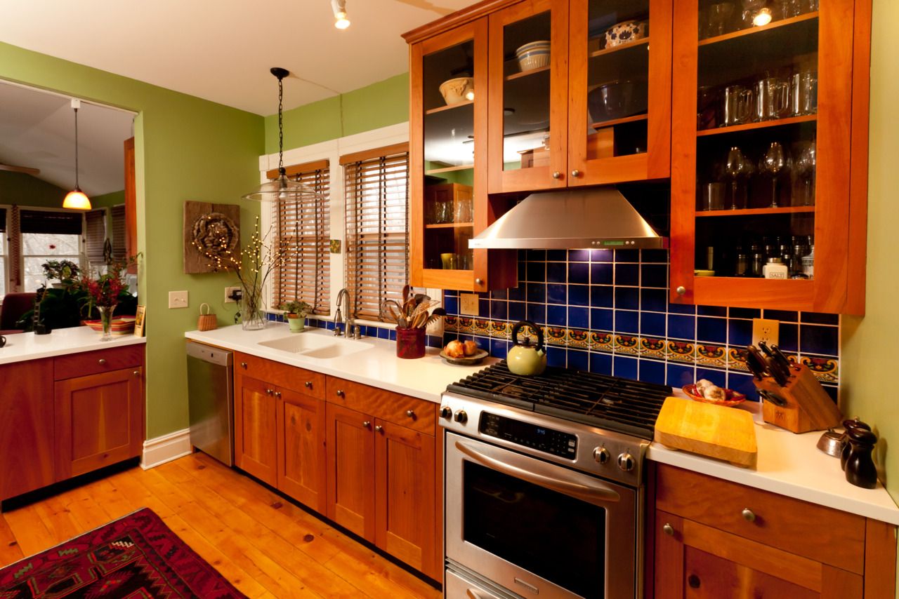 Elegant kitchen tile