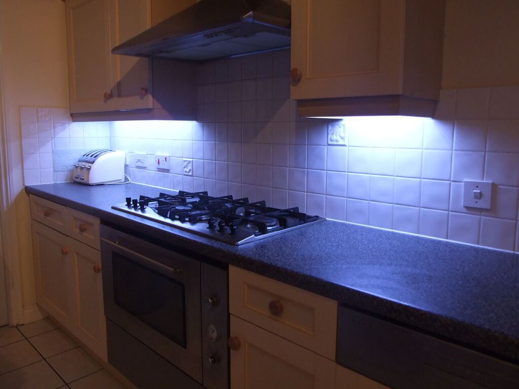 Graduated LED lighting for the kitchen