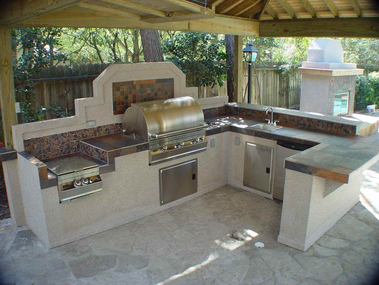 Outdoor kitchen with separate light source