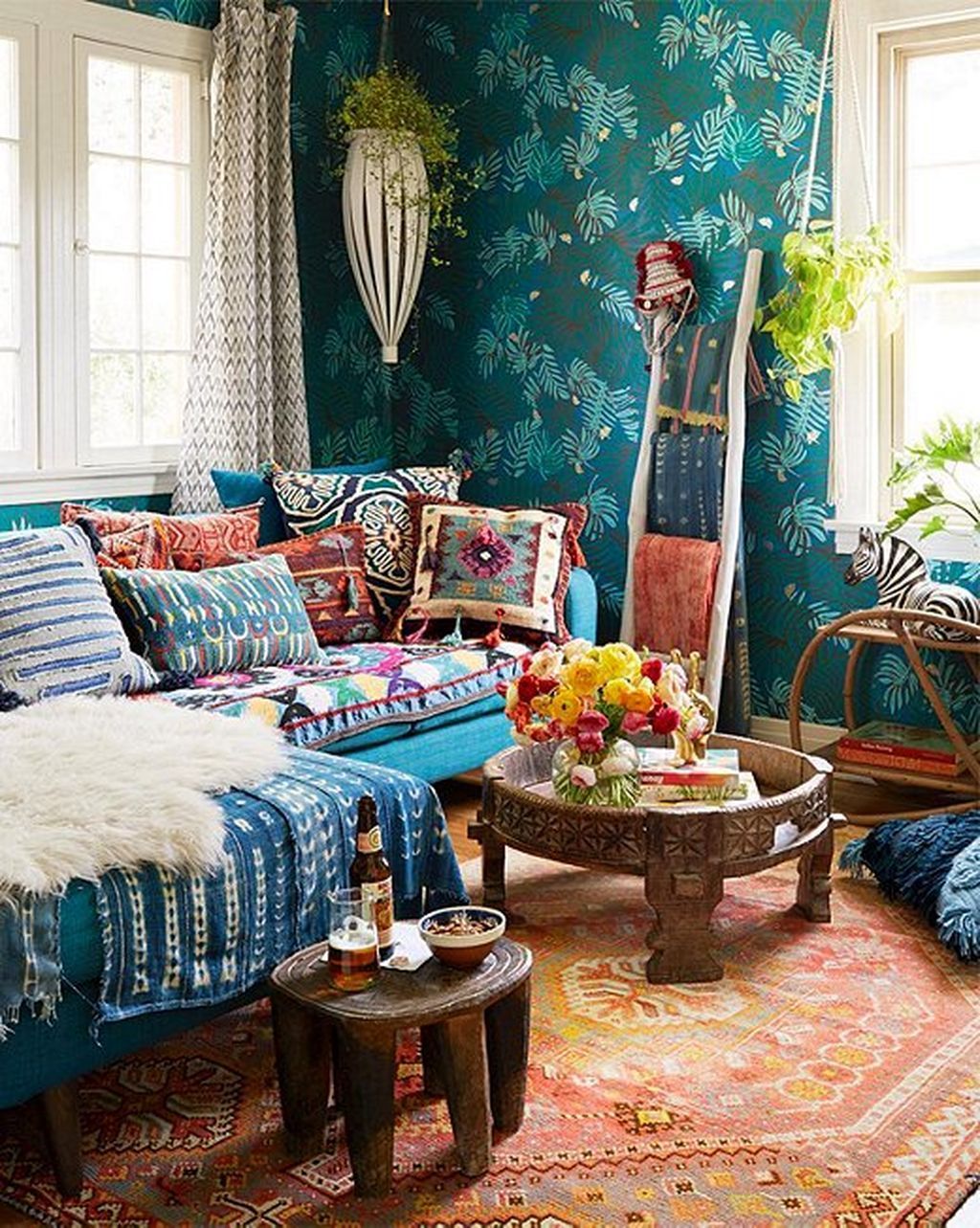 Super cute bohemian living room.  Source: simpleandsweets.com
