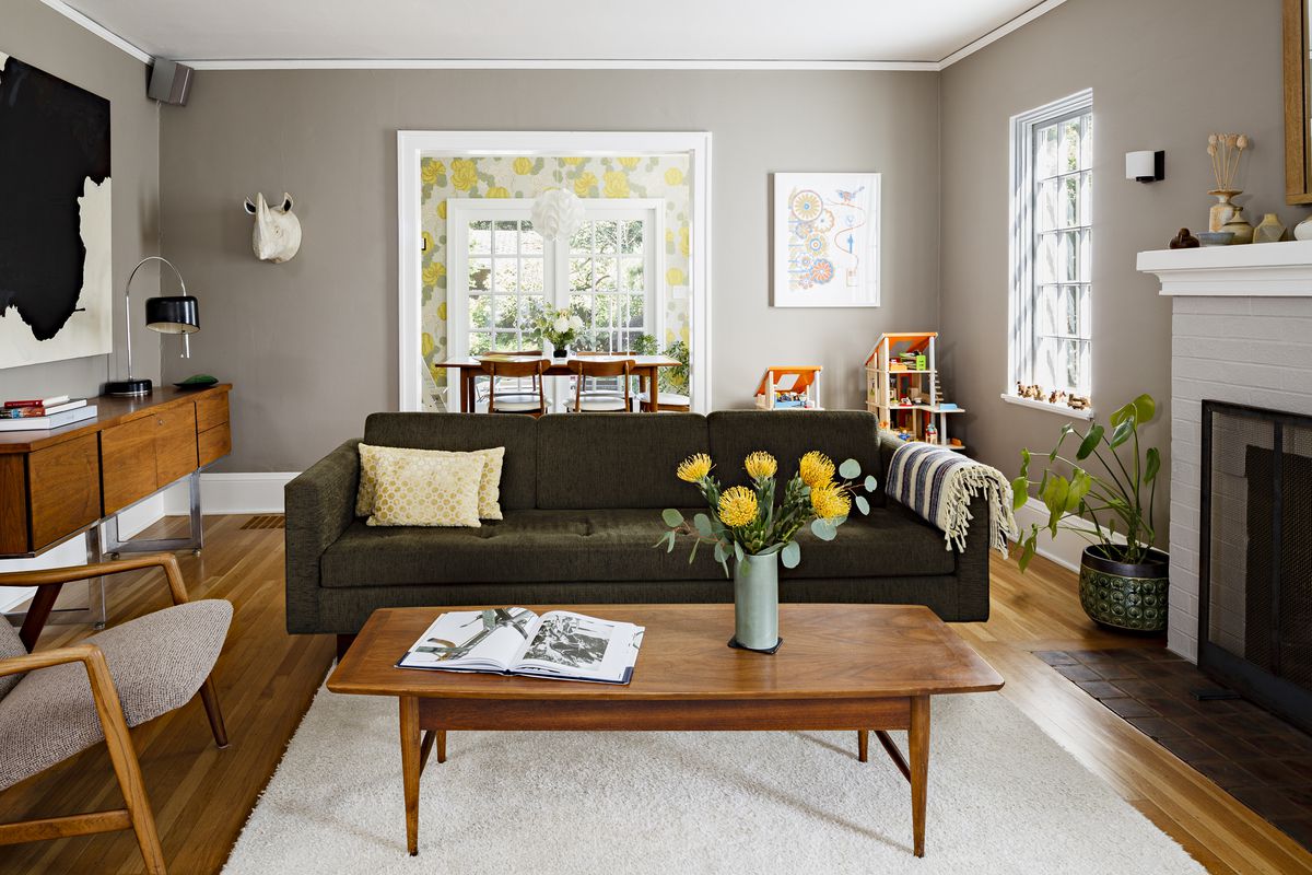 Complete, versatile living room