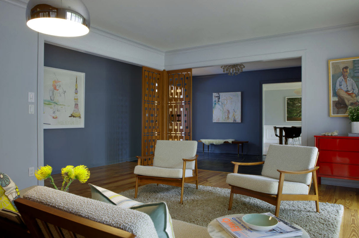 Traditional mid-century modern living room.  Source: marniegoodfriend.com