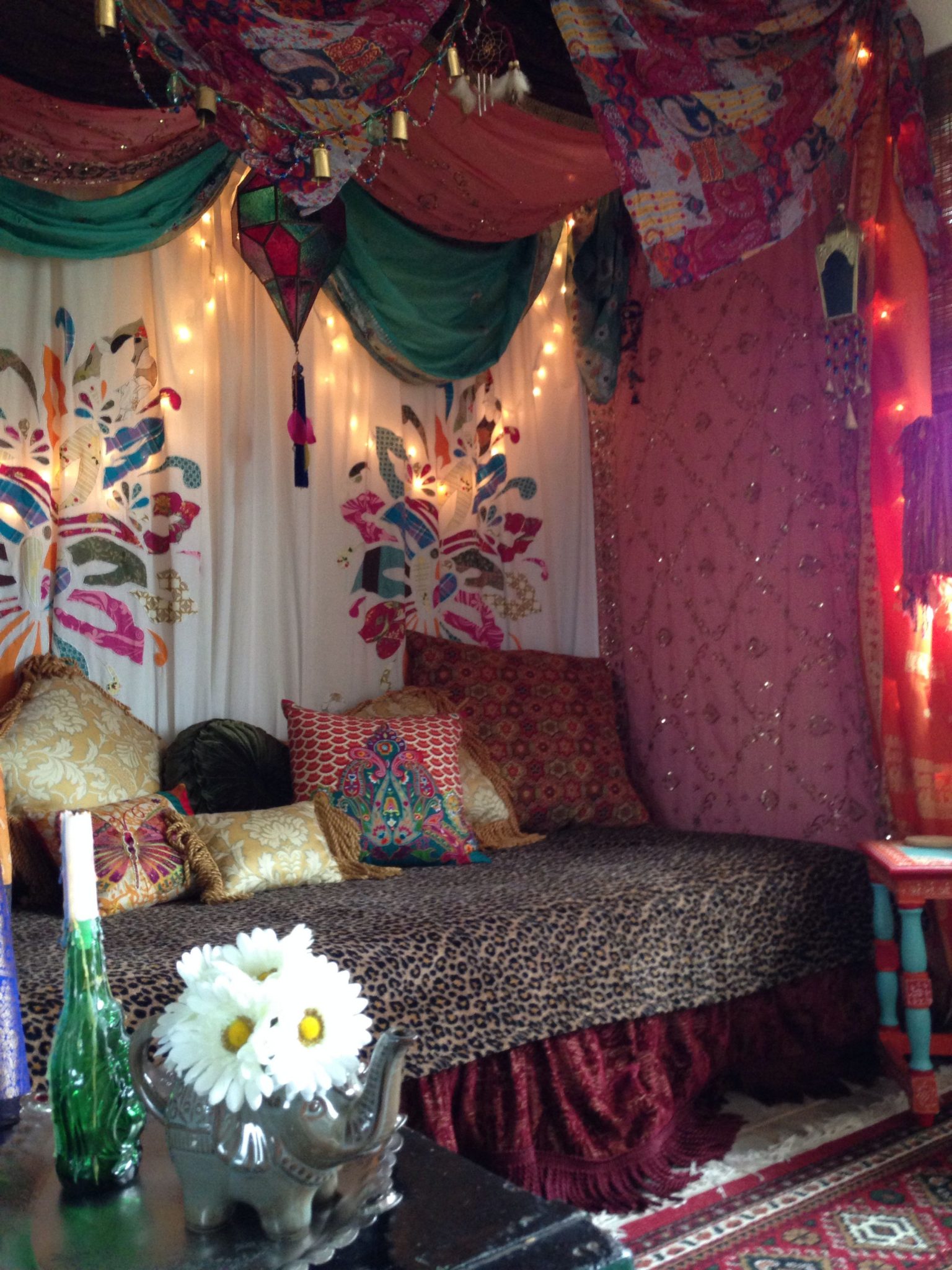 Bohemian gypsy living room.  Source: Pinterest