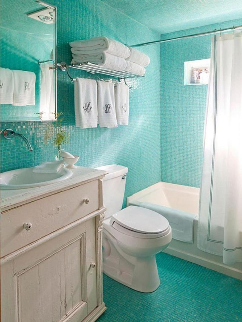 Dynamic turquoise bathroom