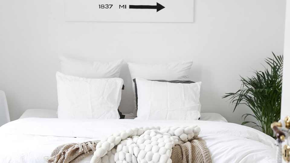 all white rooms 33 all white room ideas for decor minimalists GSPYZKQ