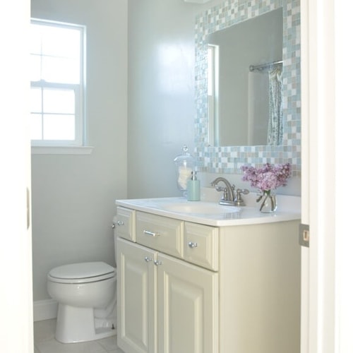 Best Colors for a Small Bathroom - Home Decorating