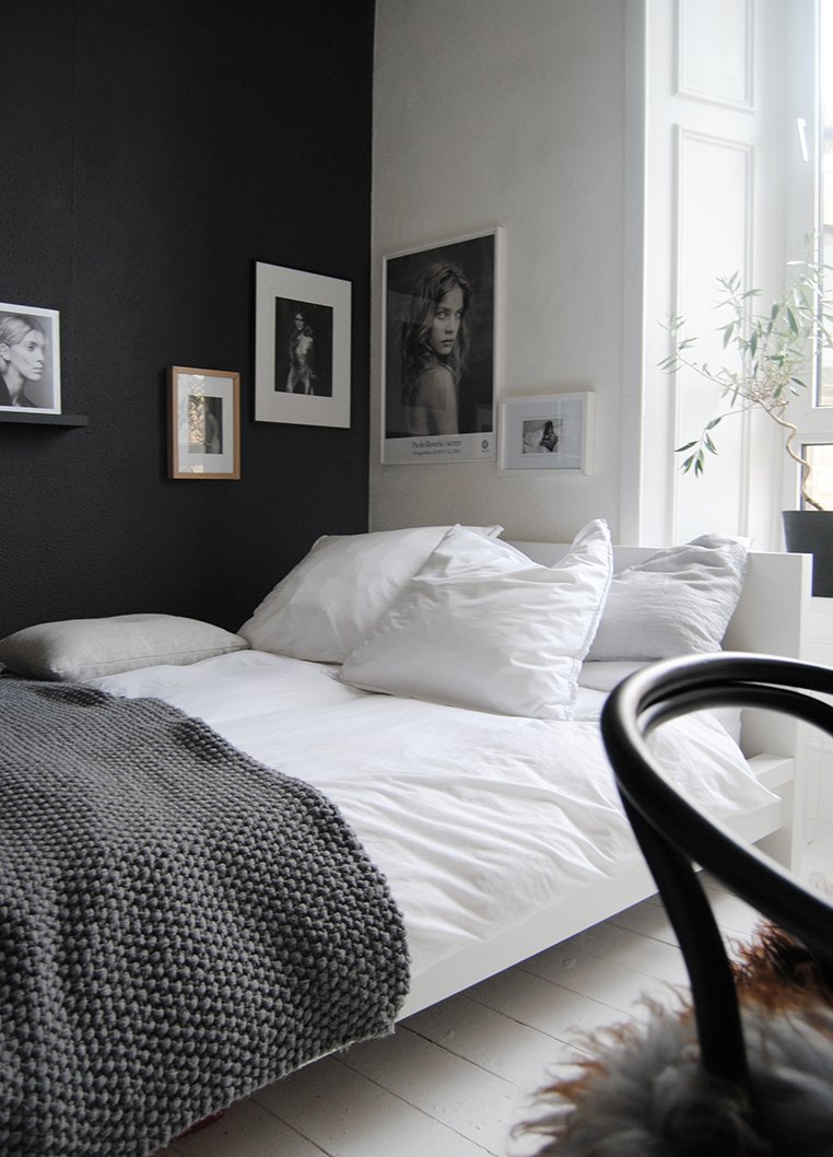 black & white bedrooms 20 beautiful black & white bedrooms |  Apartment therapy MVWCRKE