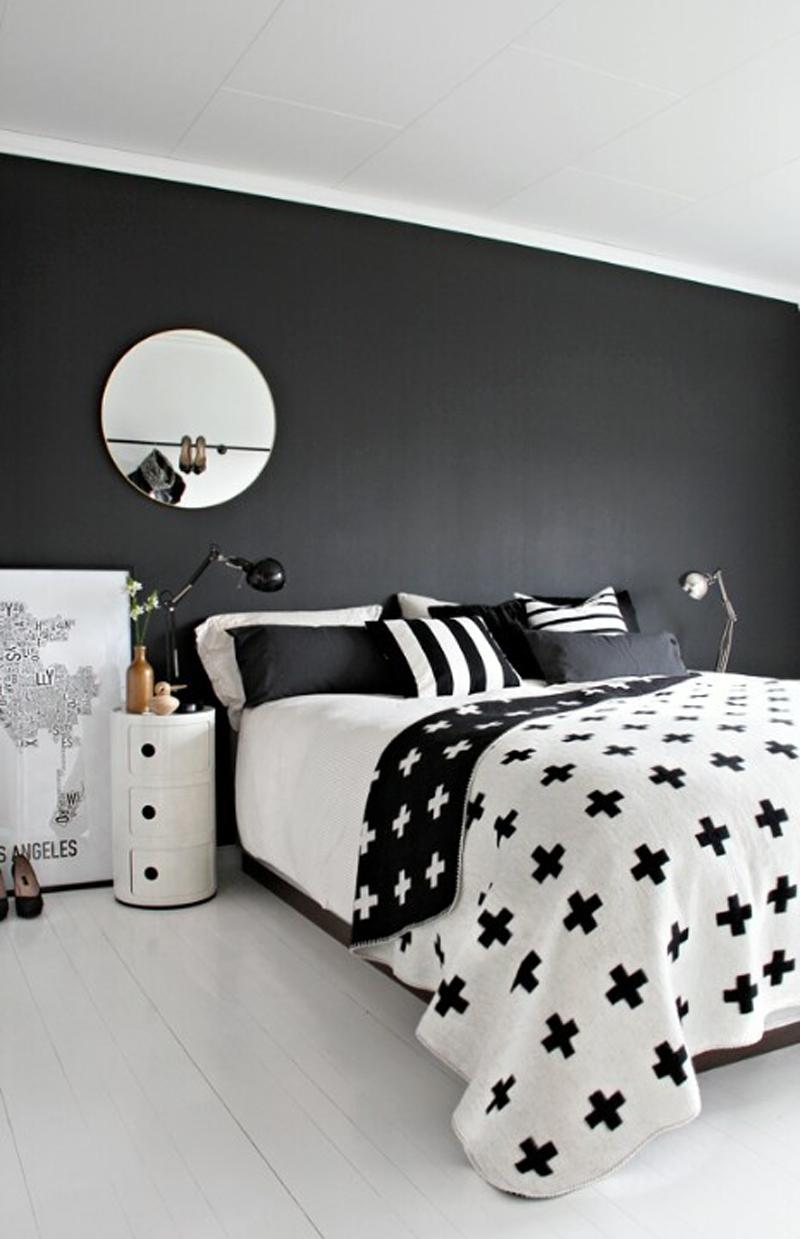 Black and white bedroom view in the XQUZPDF gallery