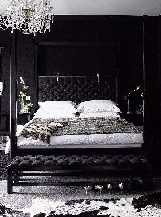 7 incredibly beautiful black rooms |  Black bedroom design, stylish.