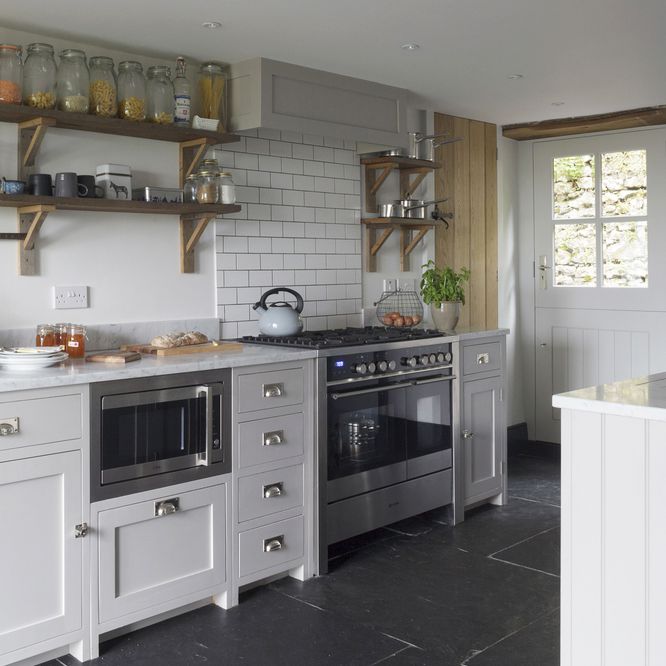 8 modern cottage kitchens for every decoration task