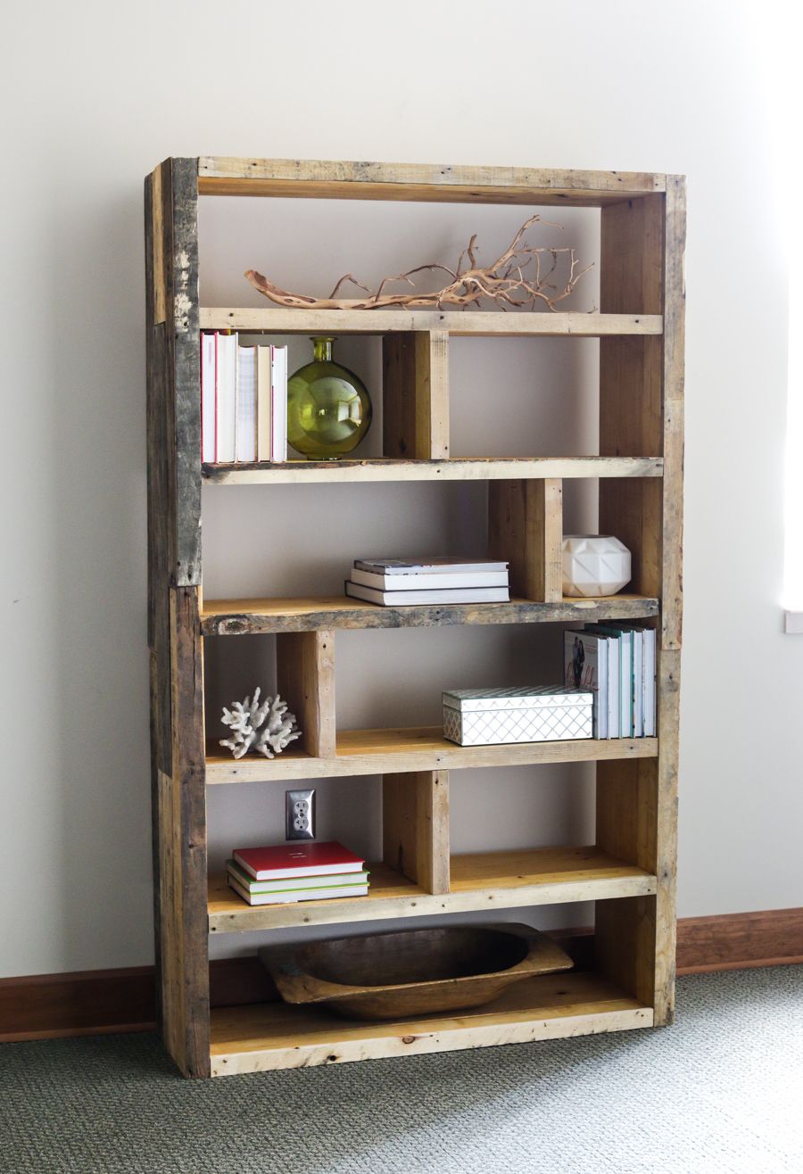 DIY bookshelves learn how to make a rustic DIY bookshelf with boxes and reclaimed PMJPONT.  builds