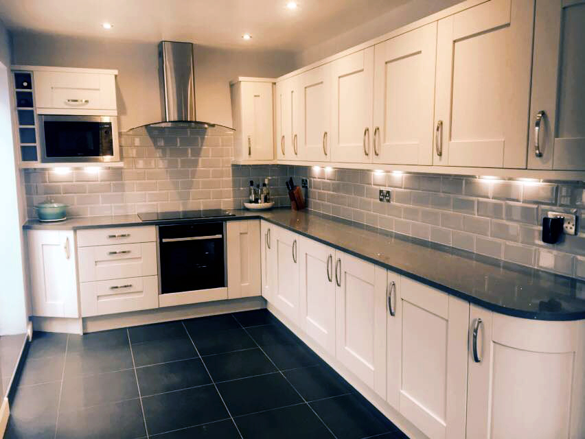 Fitted kitchens Fitted kitchen in Wollaston XUJLWDJ