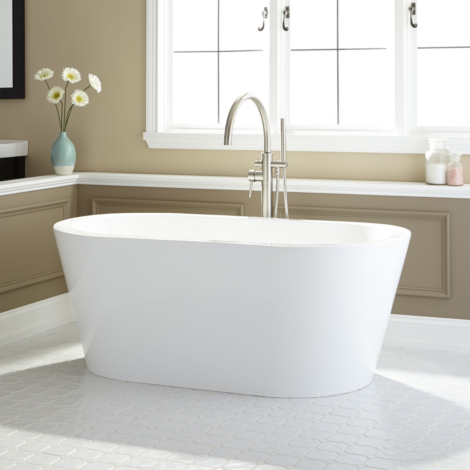 freestanding bathtub ... this freestanding acrylic bathtub is the ideal complement to your VZCSNXV