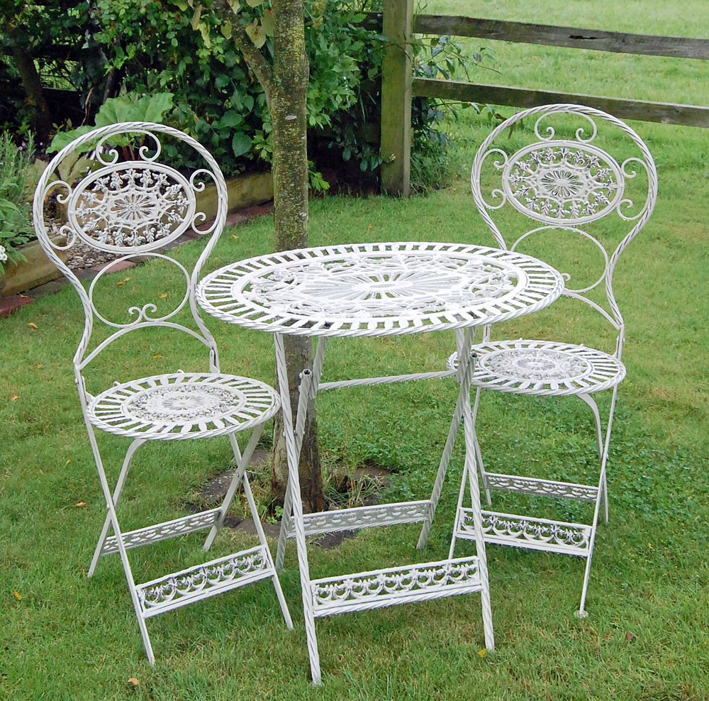 Garden tables and chair