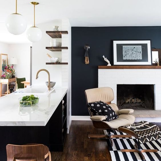 Wall idea with a bold black accent