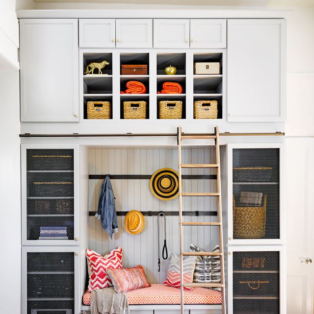 25 Stylish Mudroom Ideas 2020 - The Best Ways to Organize a Small Mudro