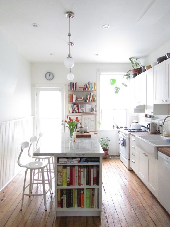 small kitchen with island |  Inspiration for the country kitchen.