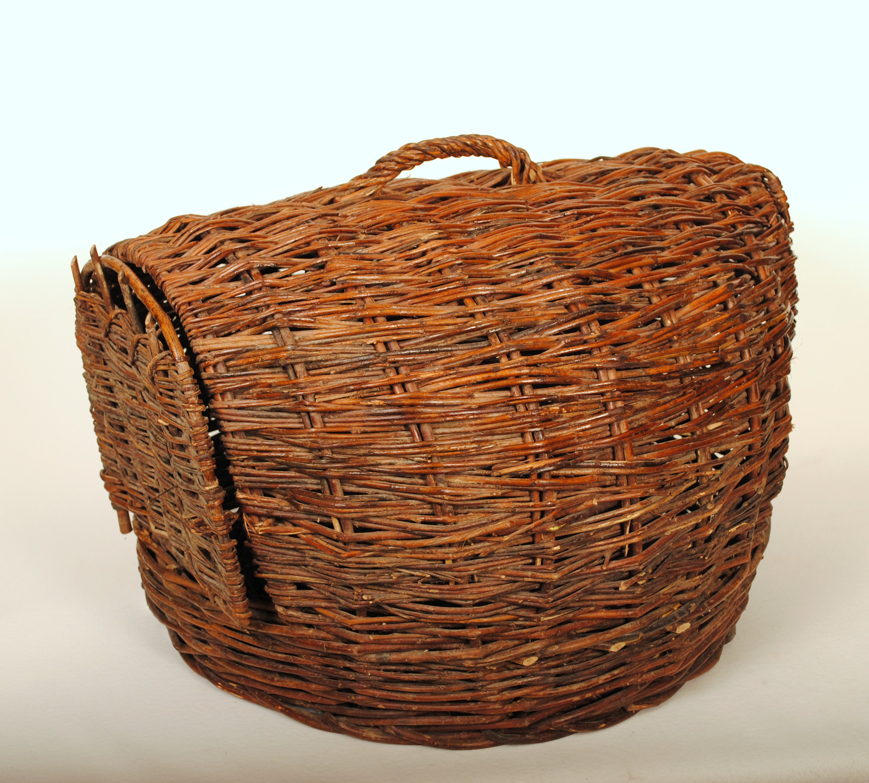 primitive wicker baskets chick carriers r114 MGHBQTI