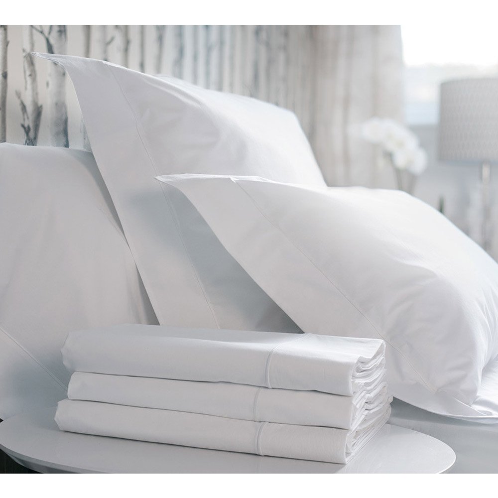 the classic luxury bed linen from the ITFOWQK hotel