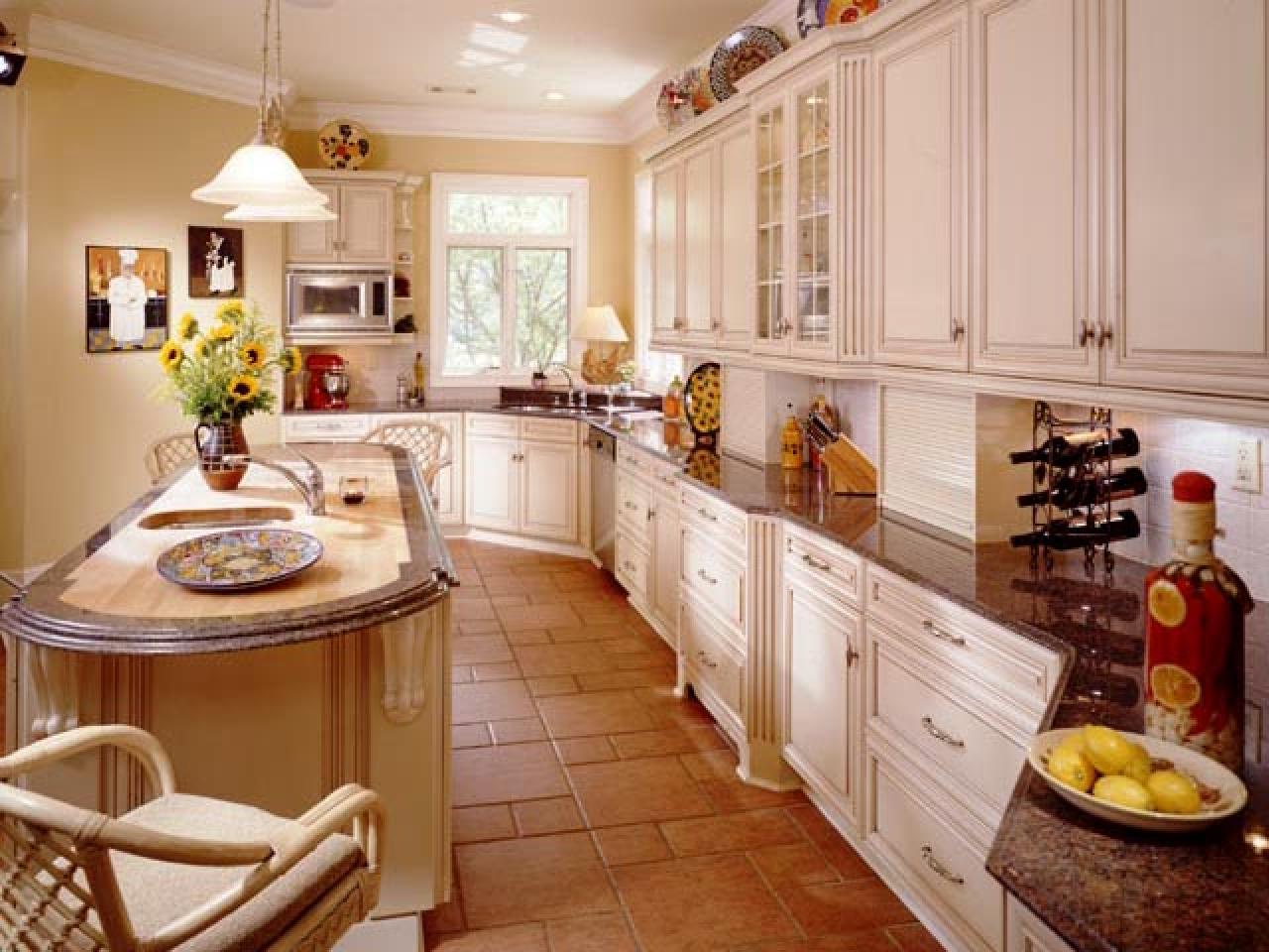 Traditional kitchens how to get the look QPRYTSC