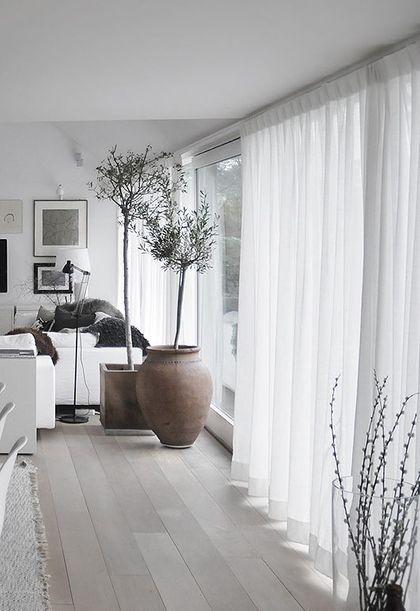 8 cool tips to visually expand a small space |  Vardagsrum modern.