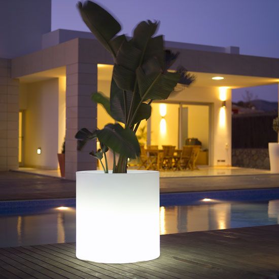 Outdoor Garden Pots With Built-In Lights - Llum By Vondom.