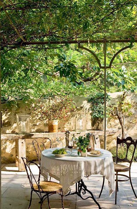34 Refined Provence-Inspired Patio Decor Ideas |  DigsDigs.