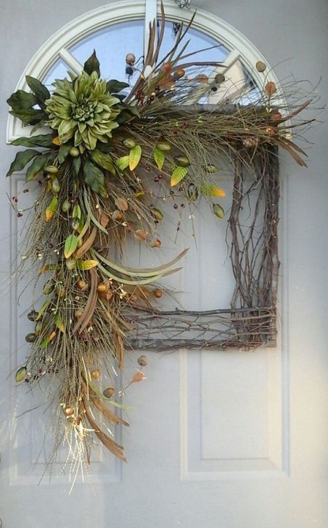 Original autumn branch wreaths with different elements |  Diy autumn wreath.