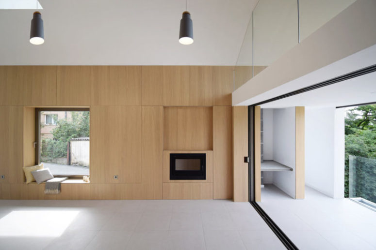 Minimalist family home with wheelchair access - DigsDi