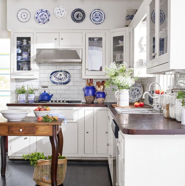 30 Best White Kitchens - Photos by White Kitchen Design Ide