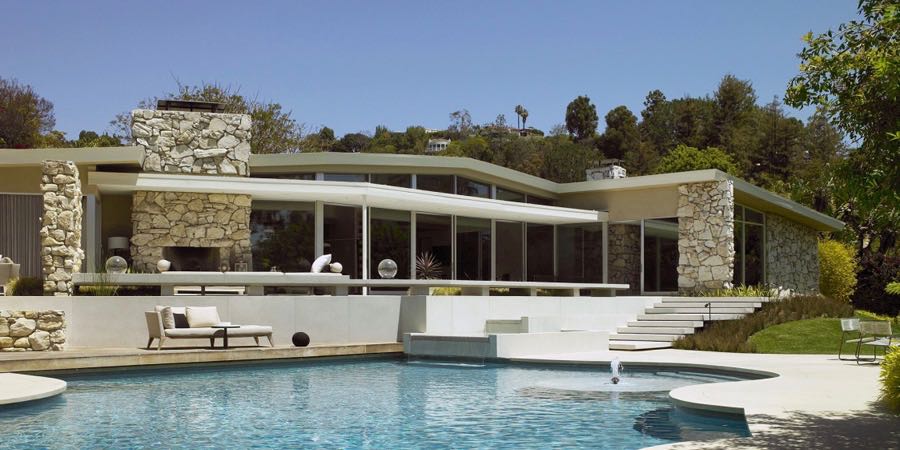 A 1957 mid-century house in Beverly Hills made for entertaining.